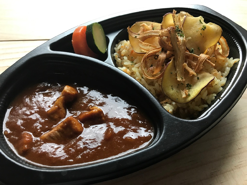 （ポークすね肉と根菜フリットの欧風カレー）